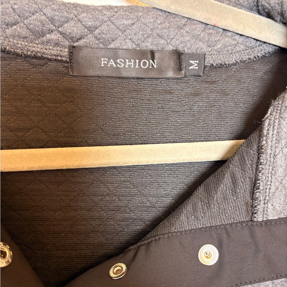 Gray Quilted Snap Collar Pullover Sweatshirt Athleisure Minimalist Medium - Picture 4 of 6